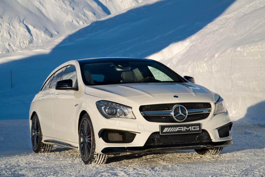  Mercedes-AMG CLA45 Shooting Brake 2015 года  (фото 19 из 32)